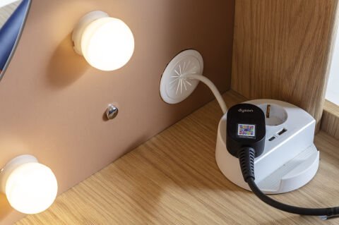 Osaka Makyaj Masası